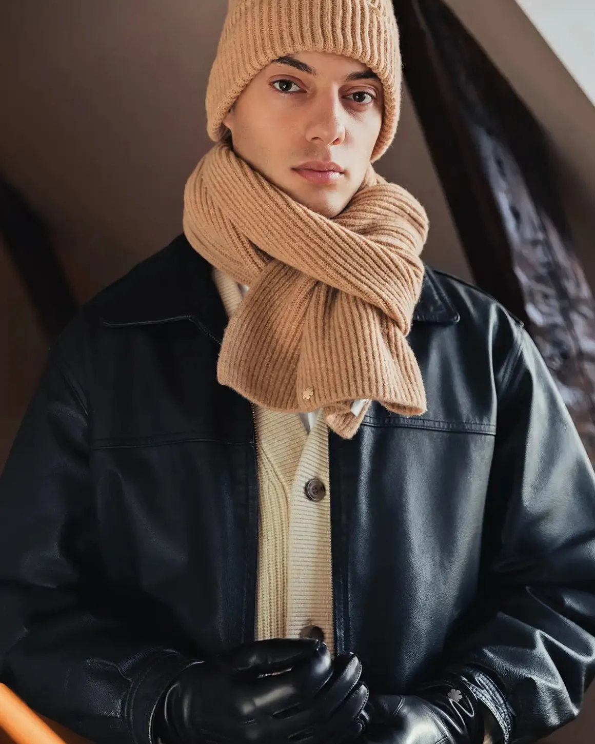 ALEX HUE - ULD - M