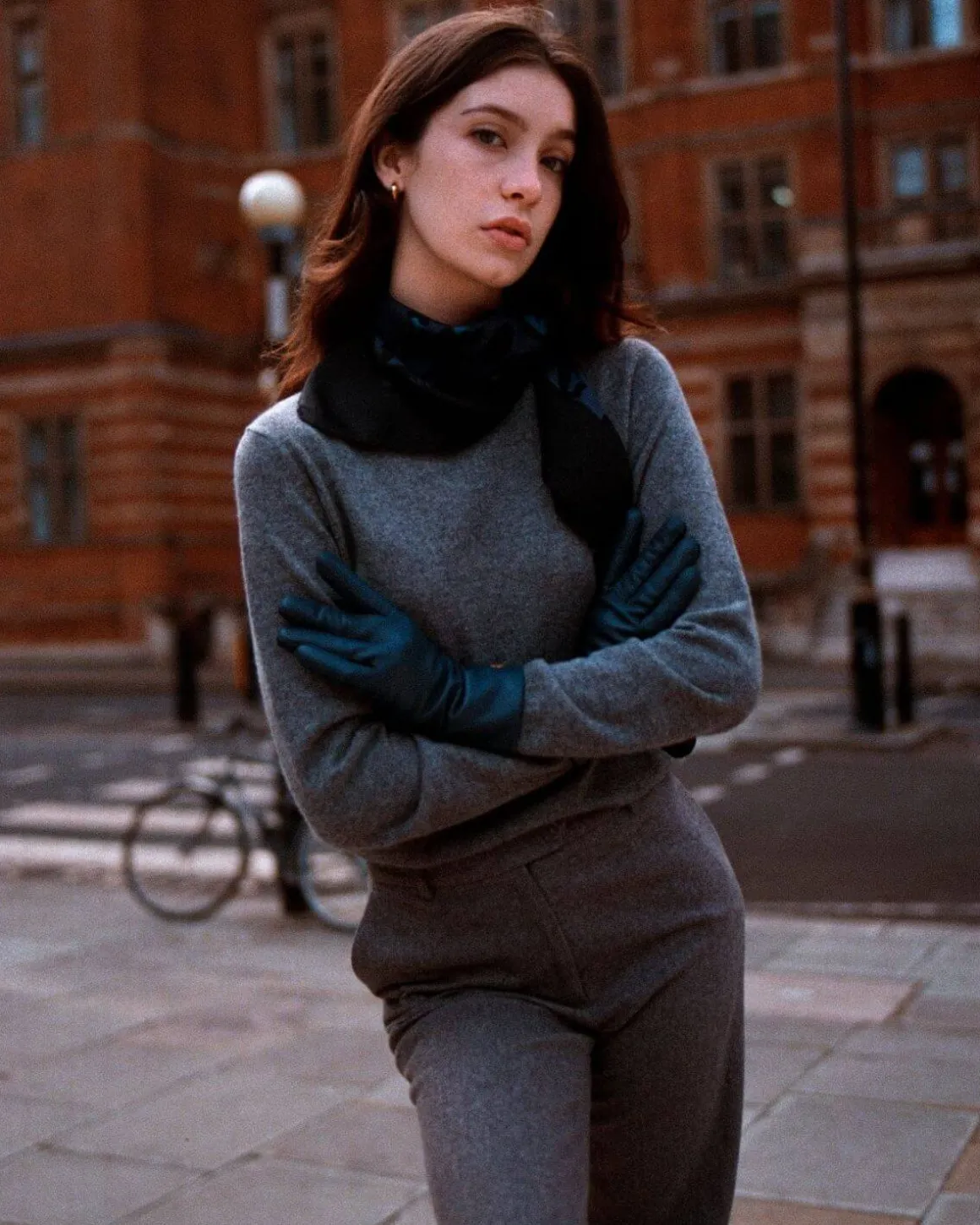 ANNA - MØRKEBLÅ