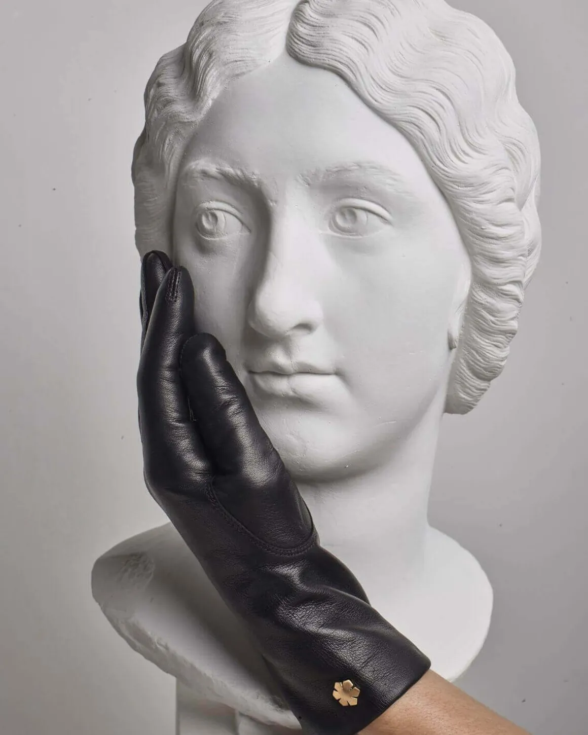 ANNA ELONG