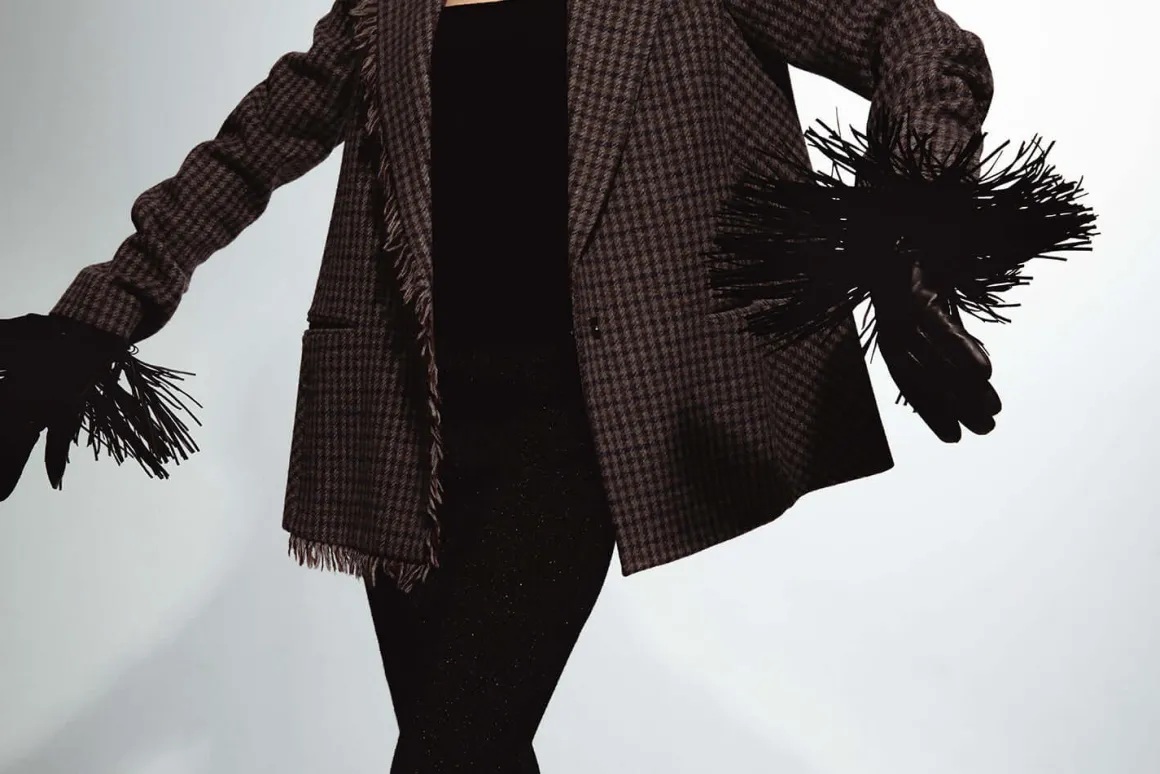 ANNA FRINGE