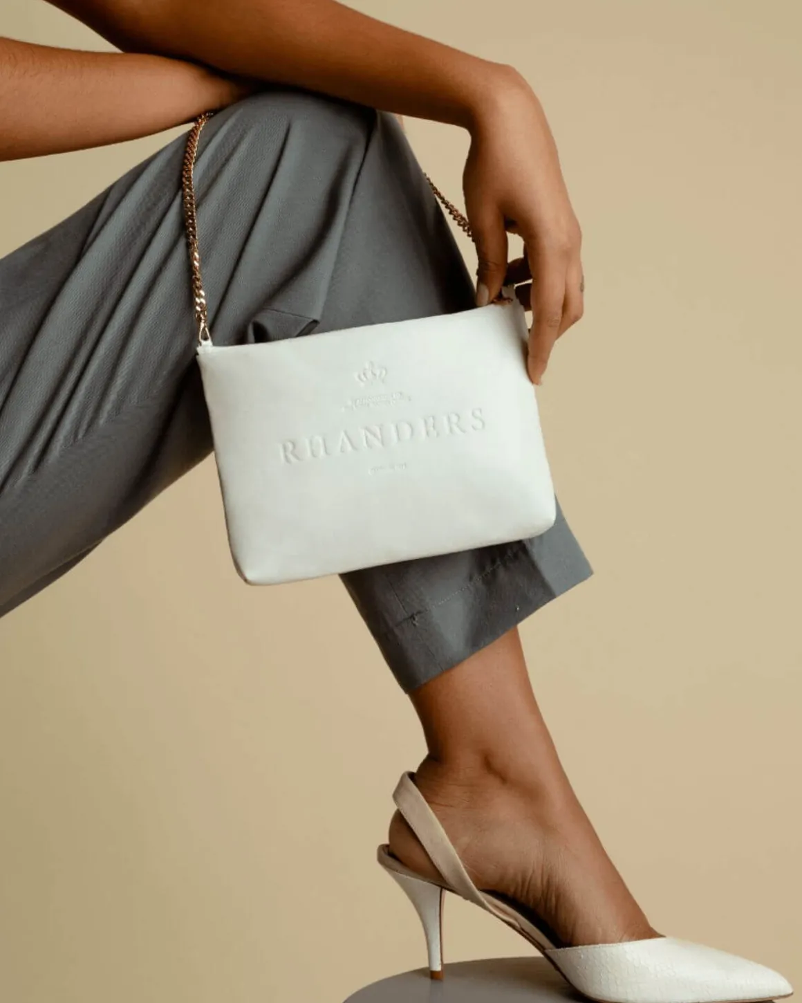 ANNA LOGO POUCH