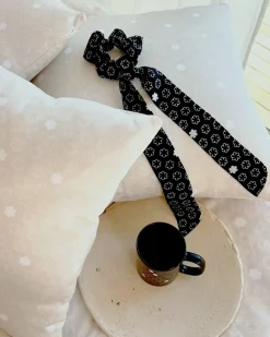 ATHENA SCRUNCHIE MED BINDEBÅND - SILKE