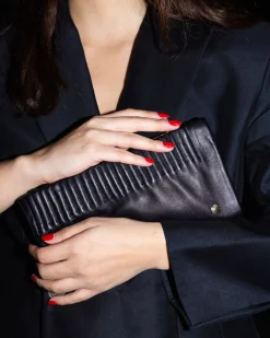CECILIA SECRET CLUTCH